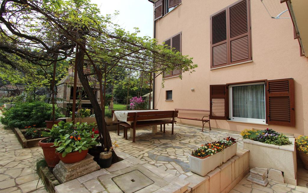Apartments Ondina Rovigno Esterno foto
